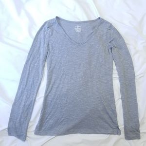 Fitted Grey Long Sleeve Tee